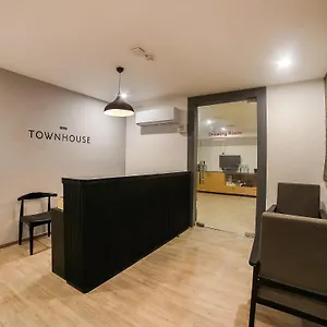 Hotel Super Townhouse Near Appu Ghar